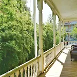 Massive 9Bdr Courtyard Estate Near Forsyth Park