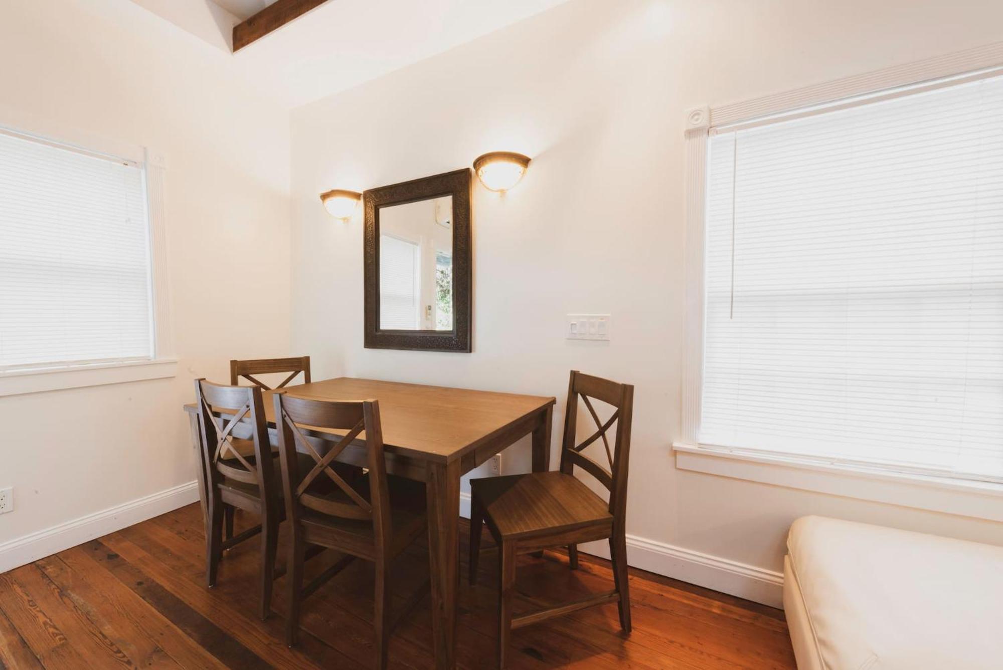 Holiday home Massive 9bdr Courtyard Estate Near Forsyth Park *