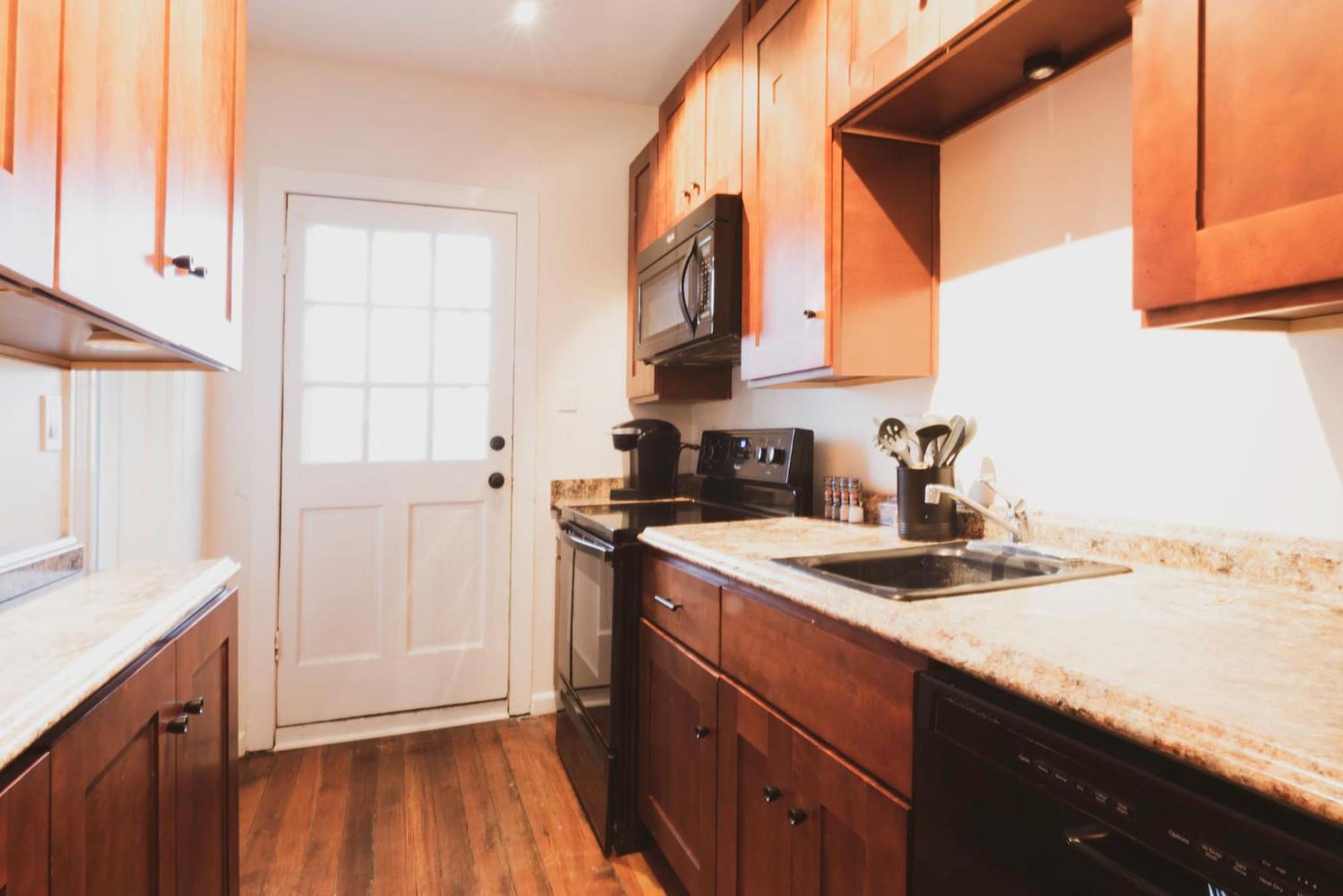 Massive 9bdr Courtyard Estate Near Forsyth Park * Savannah